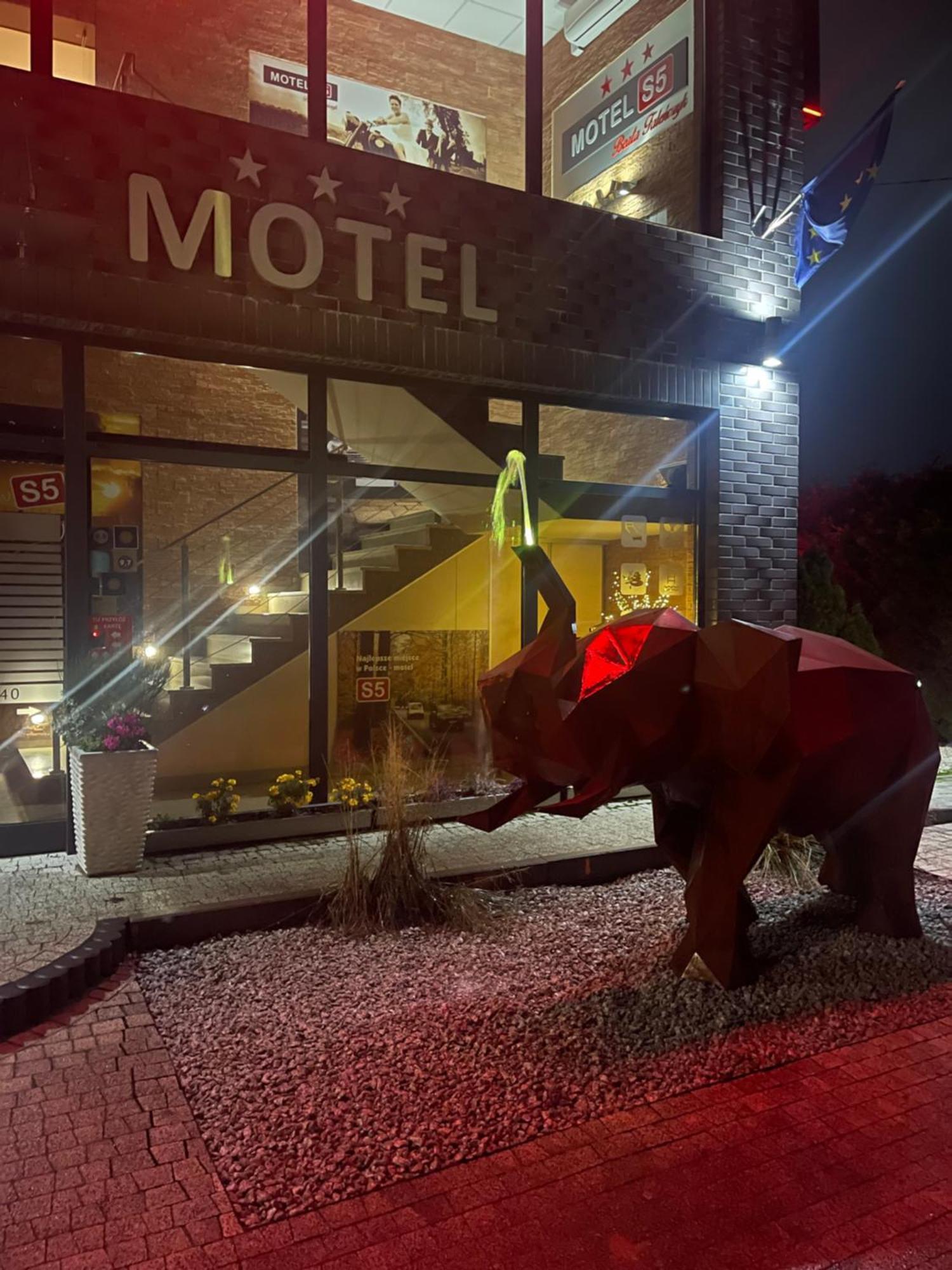 Motel S5 Zbrachlin Exteriér fotografie